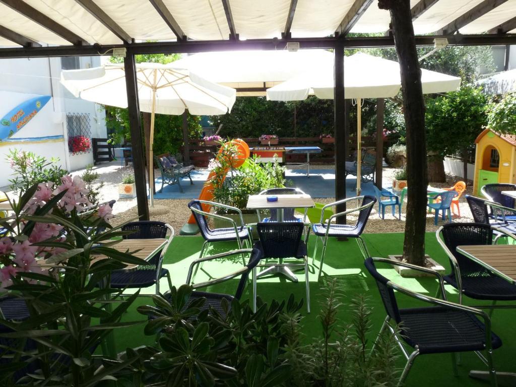 Hotel Arlesiana Rimini Exterior photo