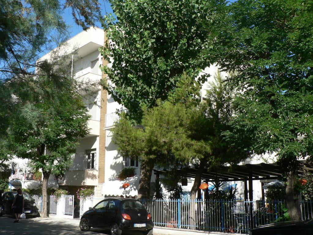 Hotel Arlesiana Rimini Exterior photo