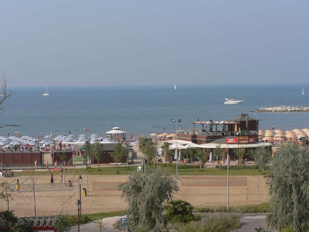 Hotel Arlesiana Rimini Exterior photo