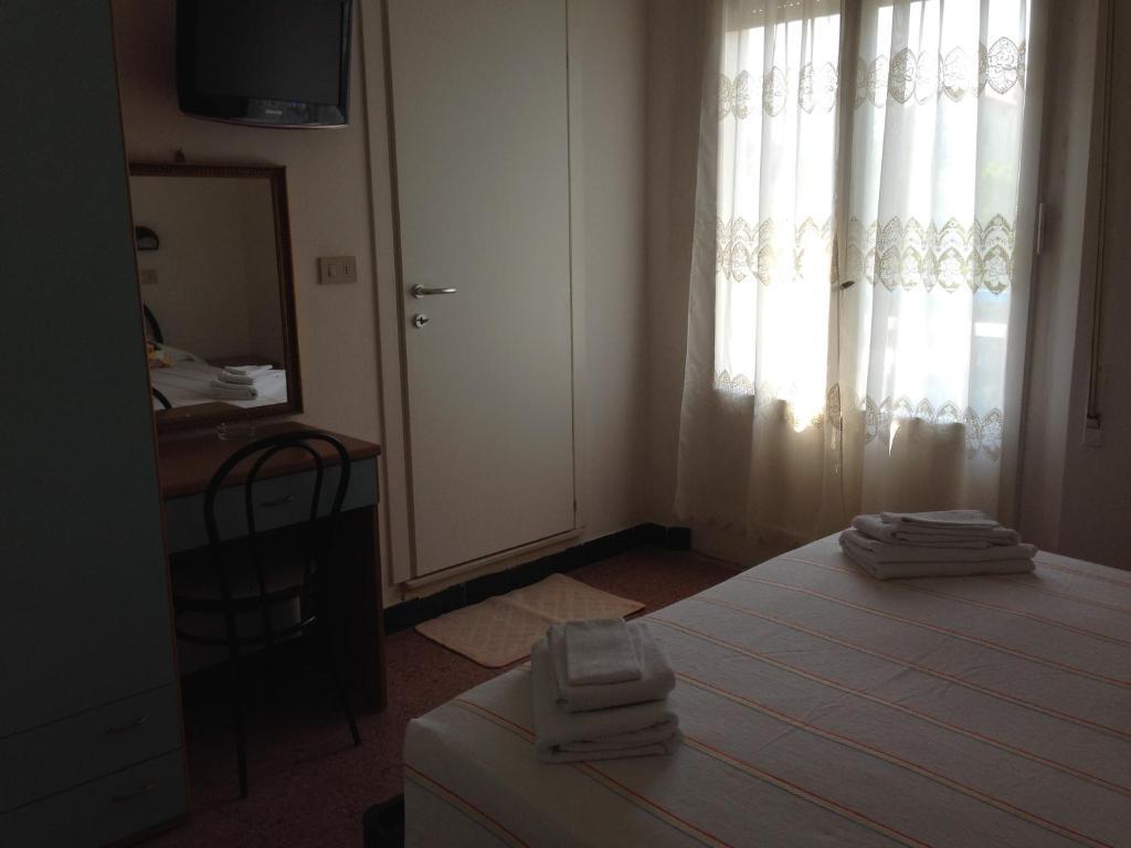 Hotel Arlesiana Rimini Exterior photo